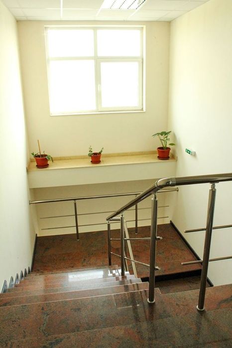 Цял офис етаж в Гара Искър – светъл, гъвкаво разпределение, близо до