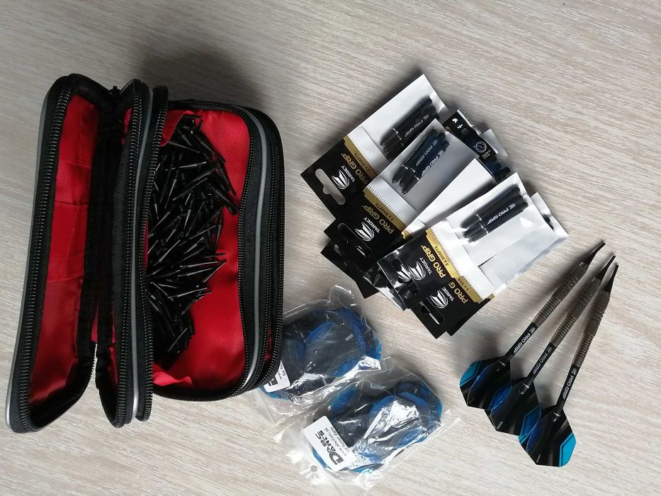 Sageti darts Pro Grip + Accesorii