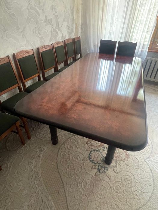 Стол со стульями за 120000 тг