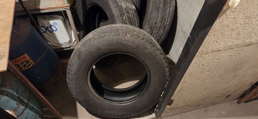 Continental VancoCamper 215/75r15cp