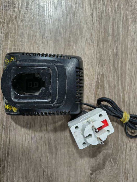 Винтоверт  DeWalt и приставка за рязане на ламарина!