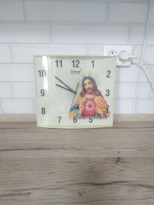 Продам часы настенные