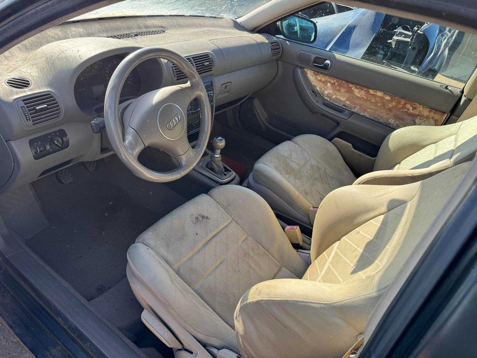 Ауди А 3 1.6 бензин