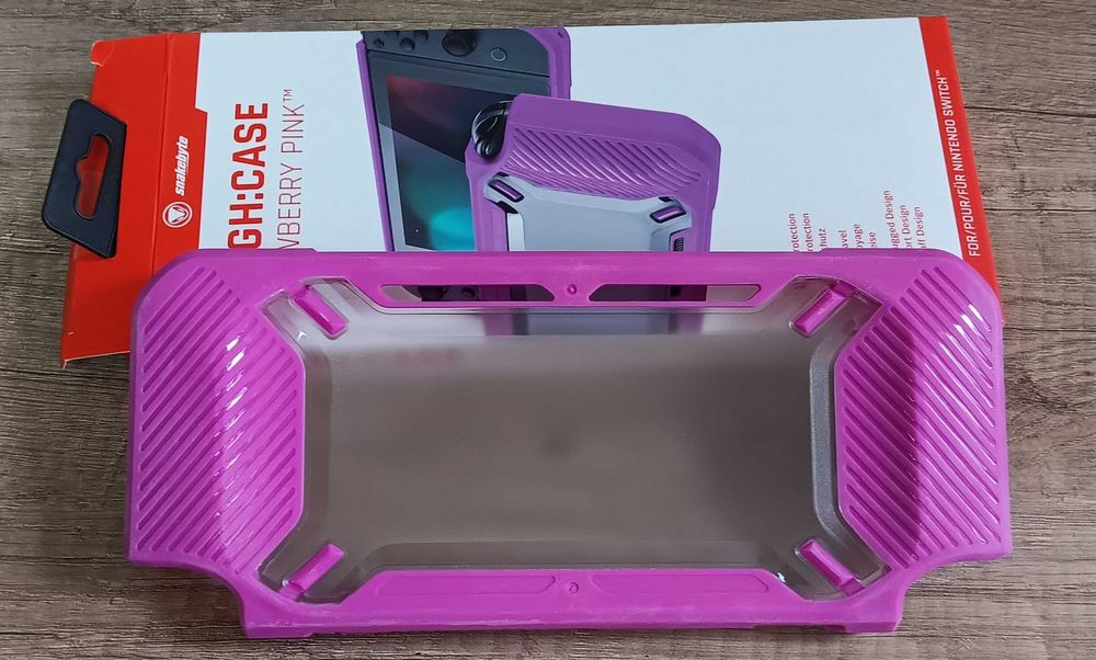 Твърд защитен калъф Snakebyte CASE for Nintendo Switch - Strawberry