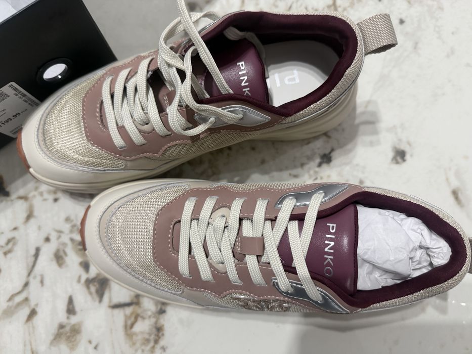 Adidasi PINKO marimea 37