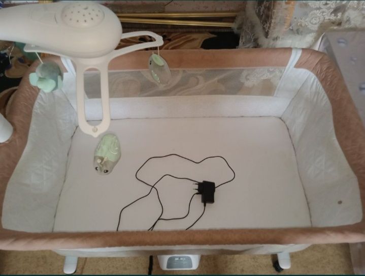 Электрическая люлька для новорождённого | Отличное состояние