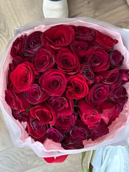Продам коробку роз