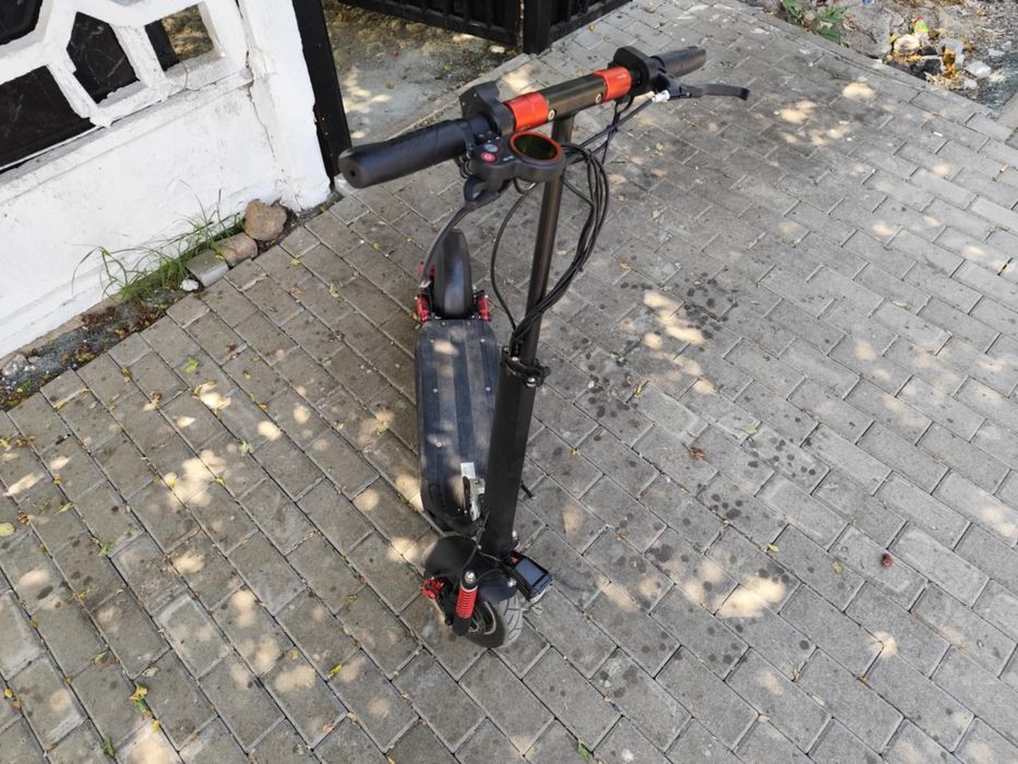 Vând sau schimb cu drona