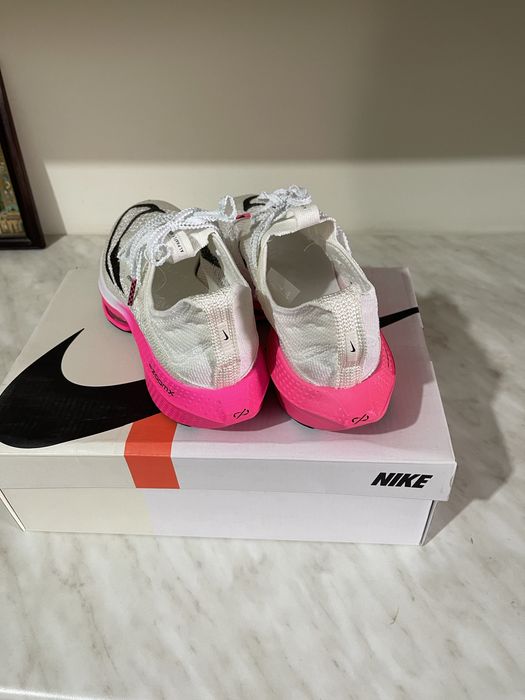 Продаются летние новые кроссовки