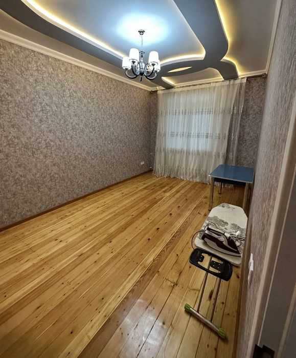 Срочно Продаётся Ойбек 3/5/5 с мебелью техникой ремонт хороший !