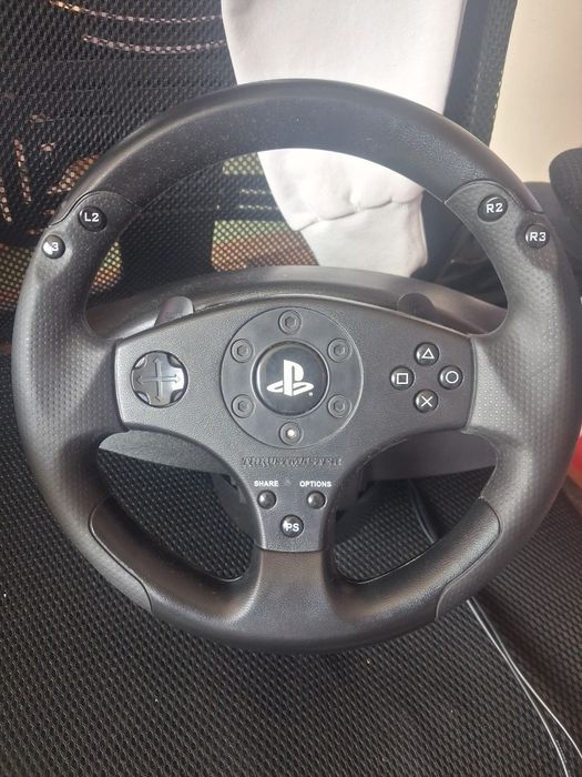 Волан с педали THRUSTMASTER T80 Ps4/Ps3 и компютър