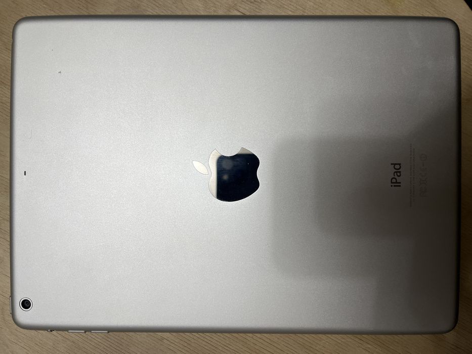 Продам iPad Air 1 поколение