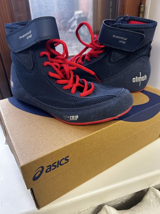 Борцовки ASICS новые 36 размер