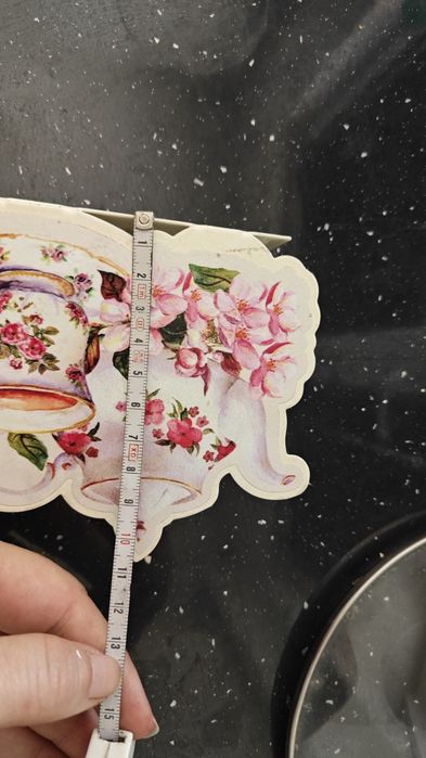 Красив  салфетник с флорални мотиви