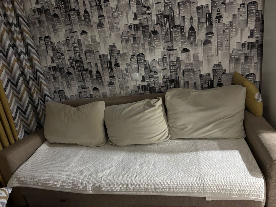 Продам срочно диван 2.3м 25.000тг