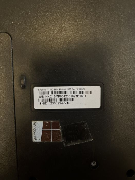 Laptop vechi defect, fără hard disk