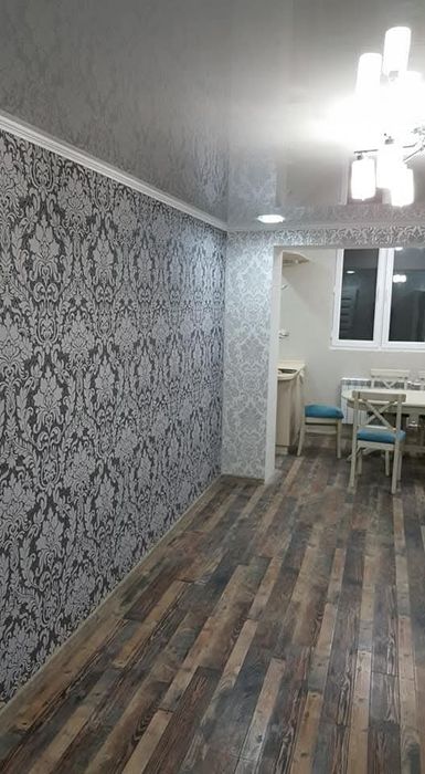 Обои. Декоративная штукатурка. Покраска стен. Ламинат.