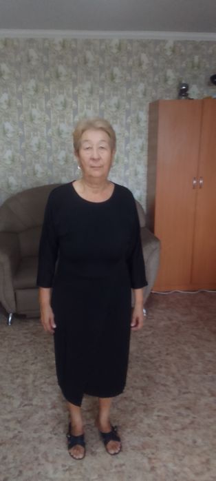 Продам Срочно вечерние платьялатья!