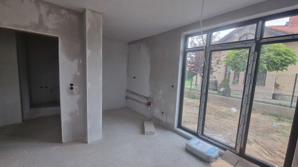 Продава се Двустаен апартамент в Пловдив, Беломорски - 131 кв.м за 726 €/кв.м - Снимка #2