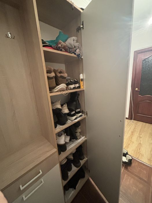 Продам прихожую