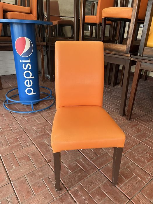 Vand mese  lemn masiv fag,si scaune tapitate vinilin!