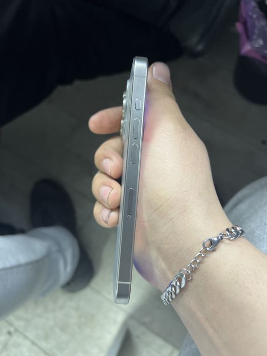Продам Iphone 15 pro