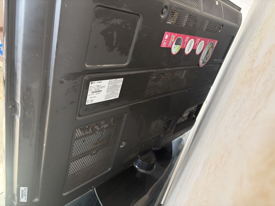 Продоам телевизор хорошое состояние все датали есть