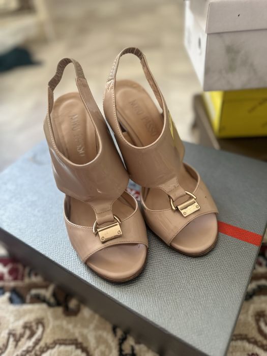 Продаю туфли