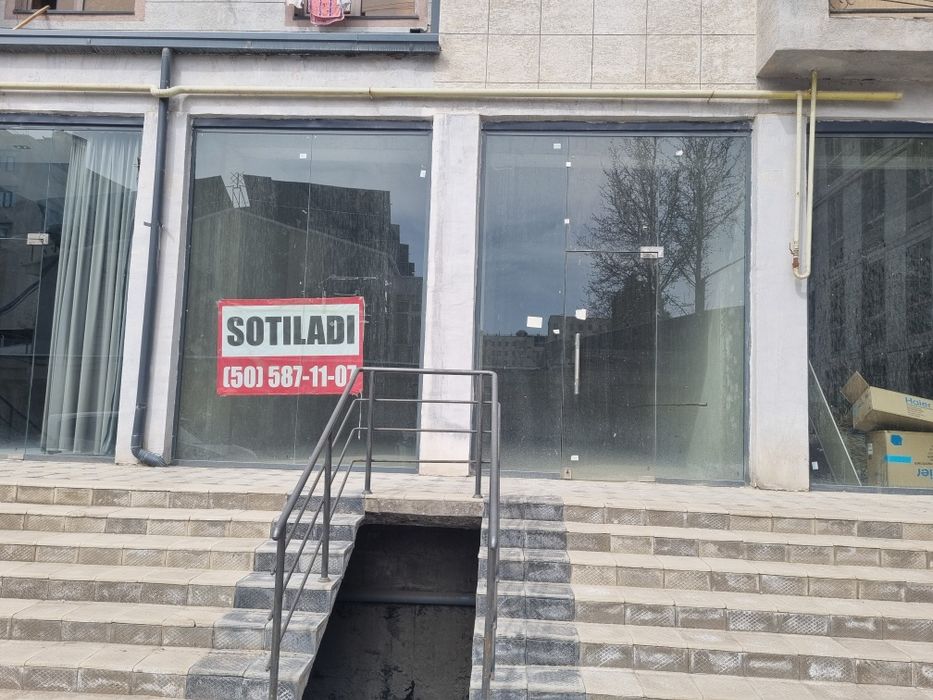 Buxoro Shahar, vagzal tomon eski stadion yoni 1 etaj magazin sotiladi