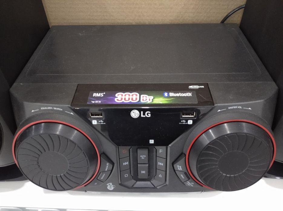 Музыкальный центр LG