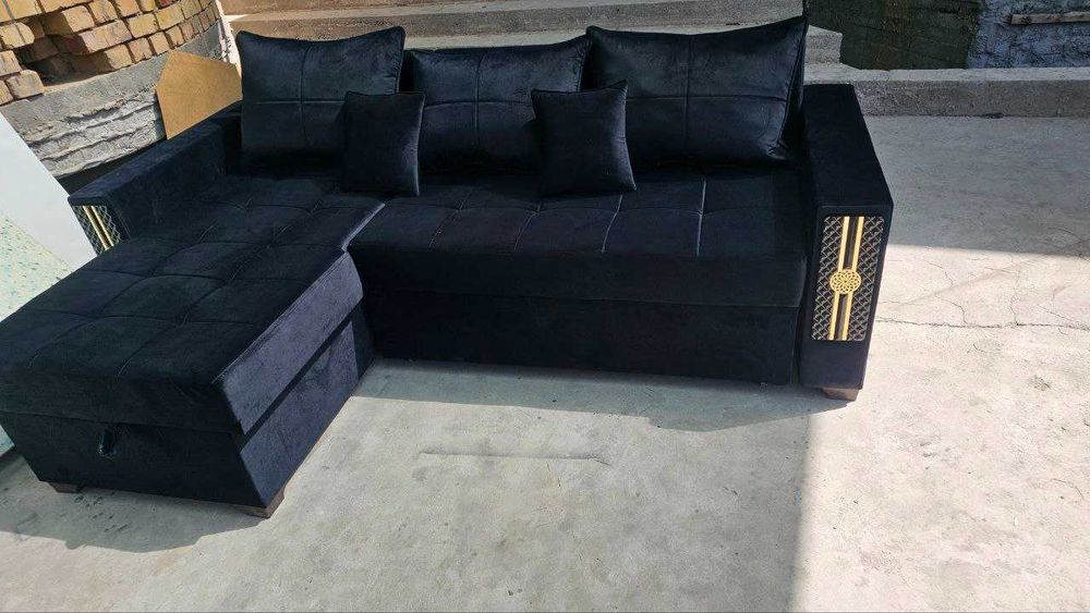 Угловой раскладной диван размер 230х150см
