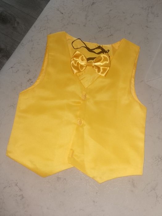 Продам жилетку и бабочку