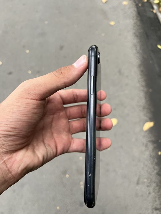 Продам iPhone XR 64 gb