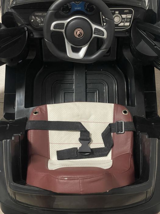 Детская машинка электрическая