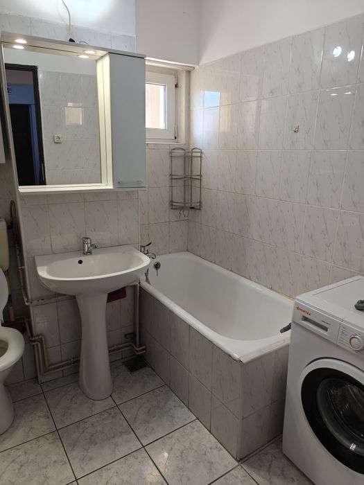 Apartament cu 2 camere de închiriat