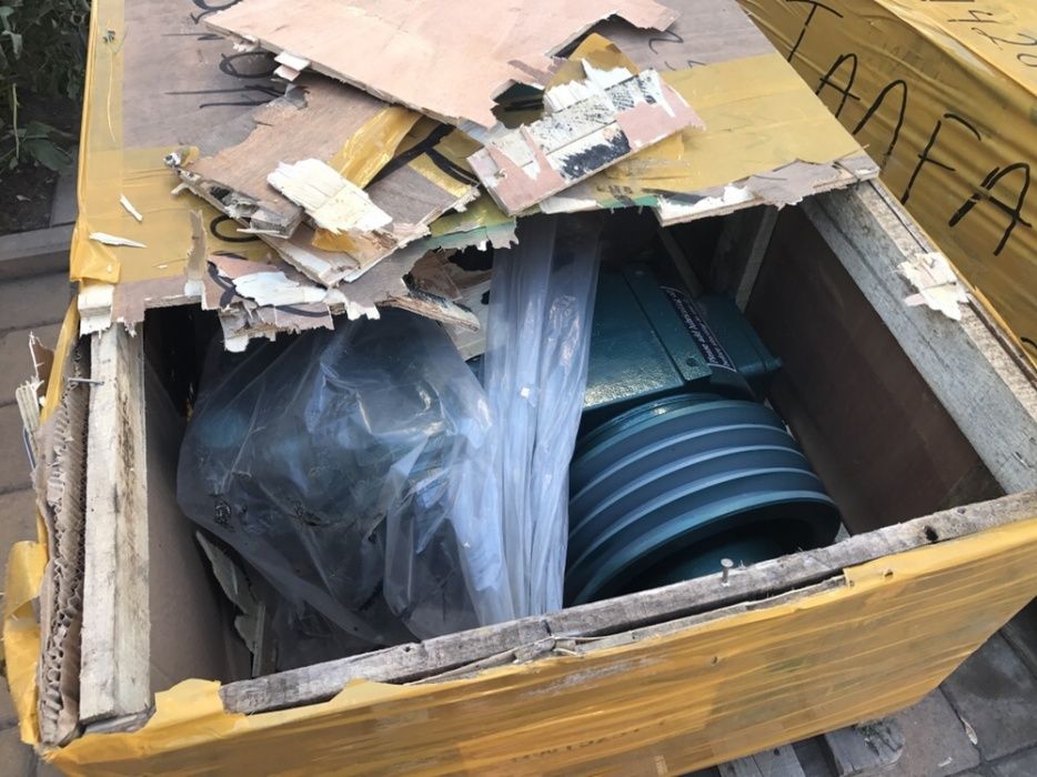 Цементавоз Комрессор и двигатель, компрессор для цементавоза