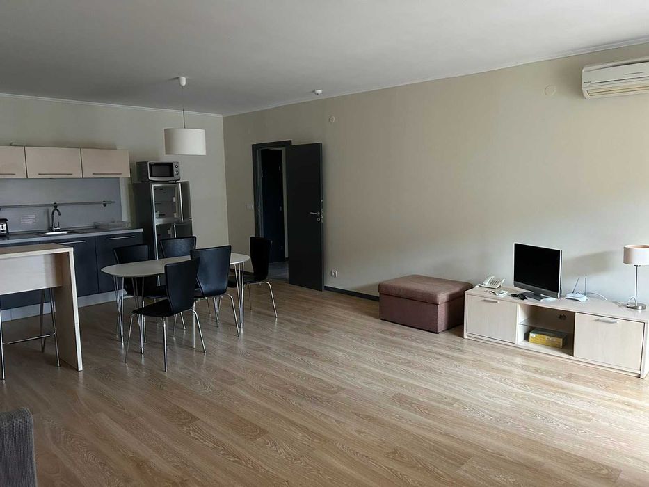 Апартамент на първа линия с просторна тераса и  гледка море!