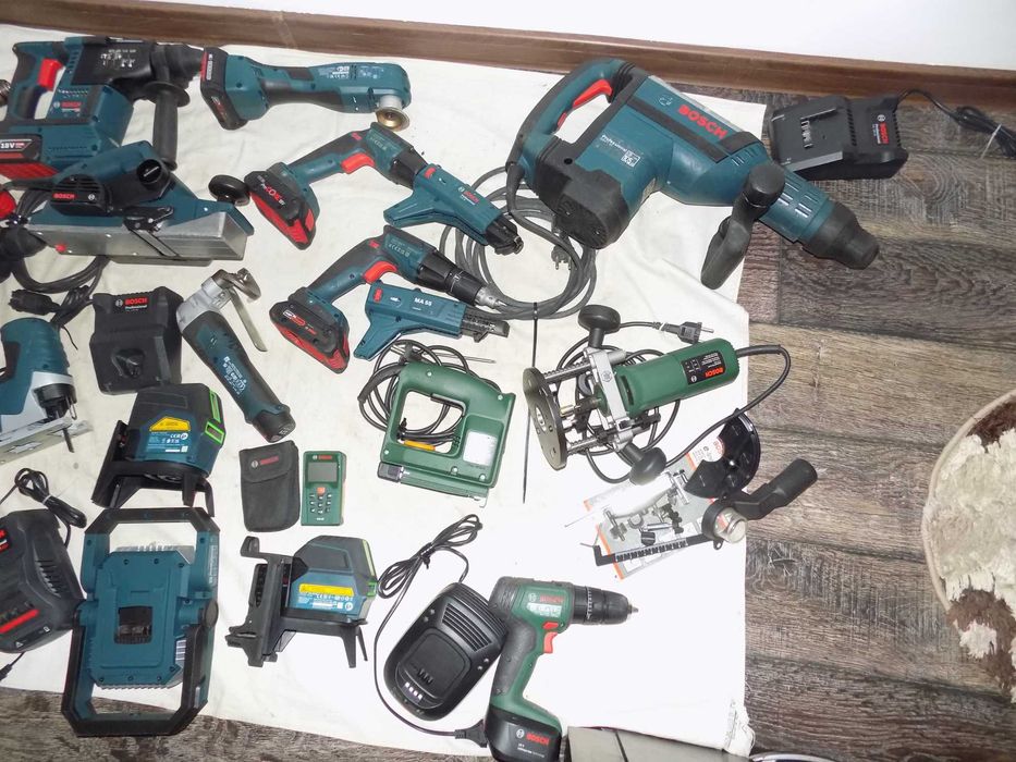 Scule 18V  Bosch  Profesionale  , perfect functionale