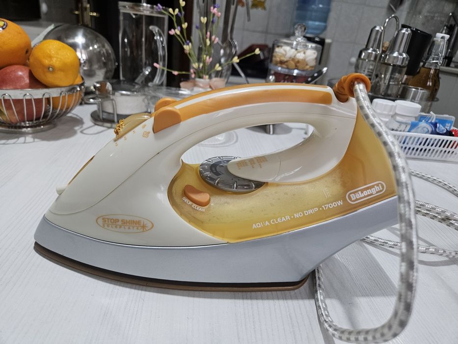 Утюг DeLonghi бу