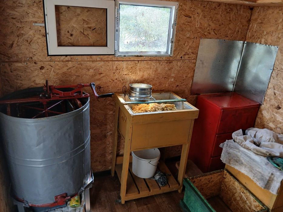 Пчела прицеп , ара таситын телешка