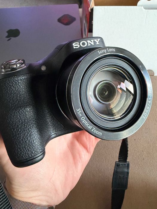 Sony H300 нов фотоапарат с 20 мегапиксела с 35 оптичен зуум