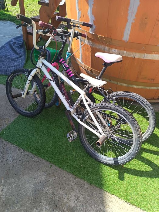 Vând 2 biciclete și 1 trotinetă