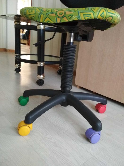 Стул компьютерный для школьника!