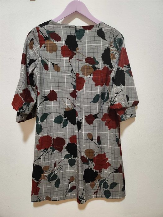 Елегантна рокля на цветя