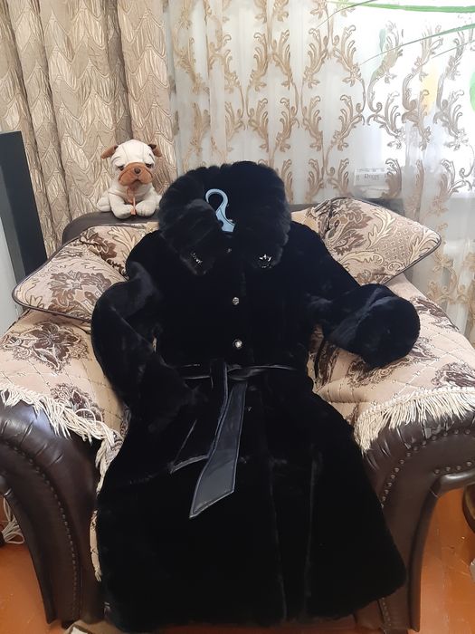 Продам Шубу 48размер 120.000