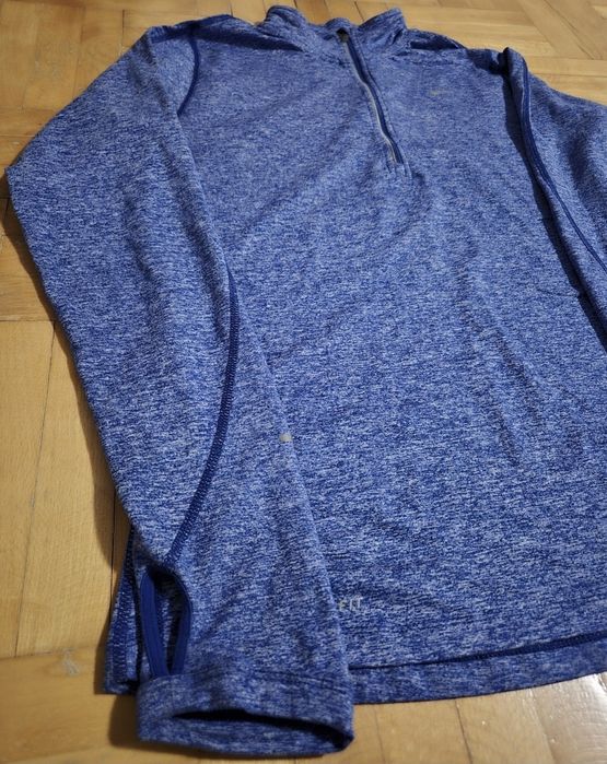 Bluză Nike Dri-FIT Element, Mânecă cu Orificiu Deget Mare, Damă - M