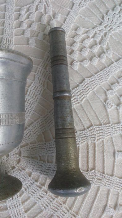 Голям алуминиев хаван с 4укало