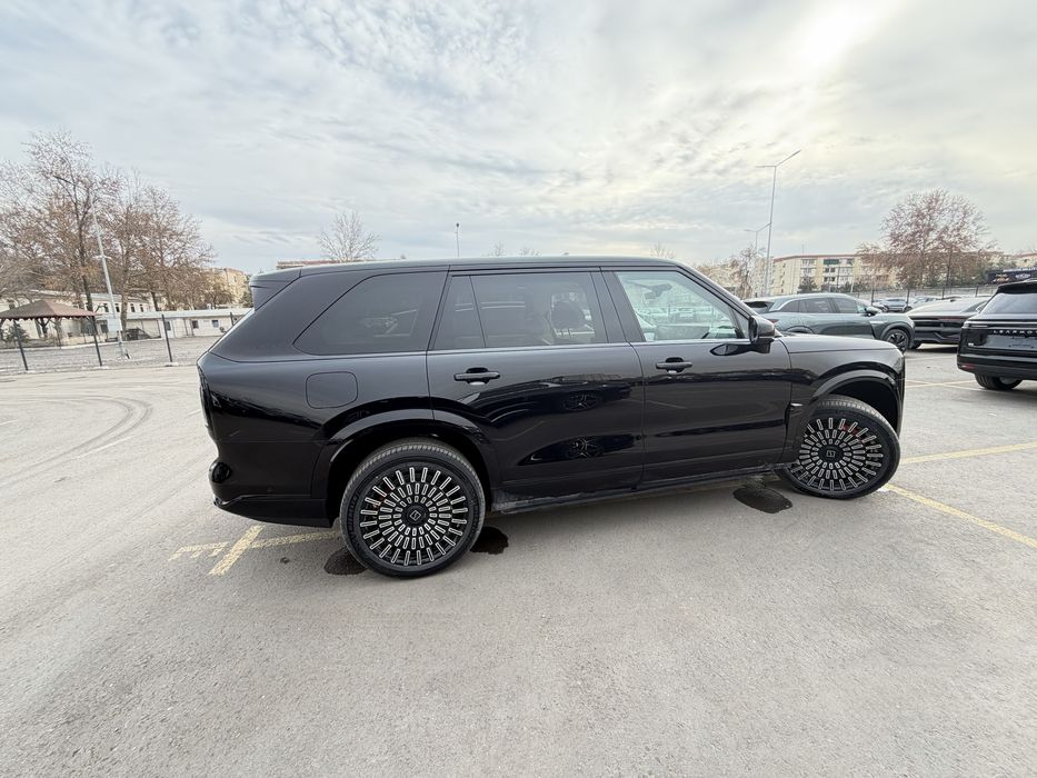 Zeekr 9 X Ultra.  Nd 40 Klent Nomiga chiqadi.