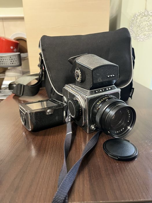 Kiev 88 + TTL Viewfinder + waist level finder + 80 /2.8 MC Volna 3
