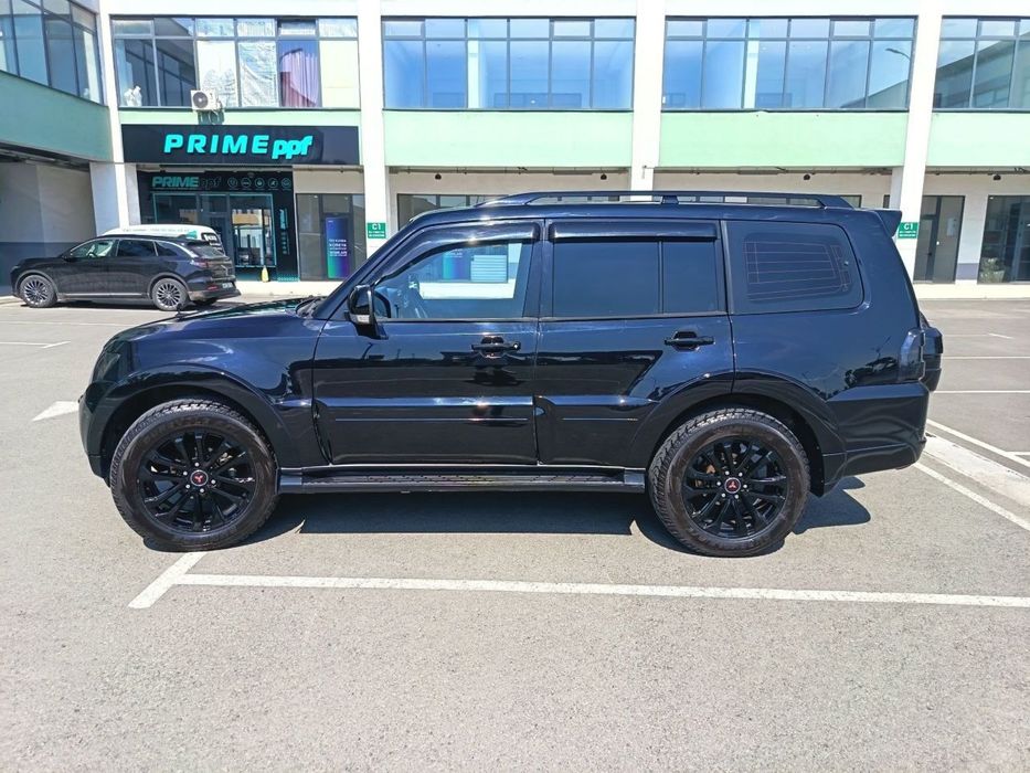 Mitsubishi Pajero 4